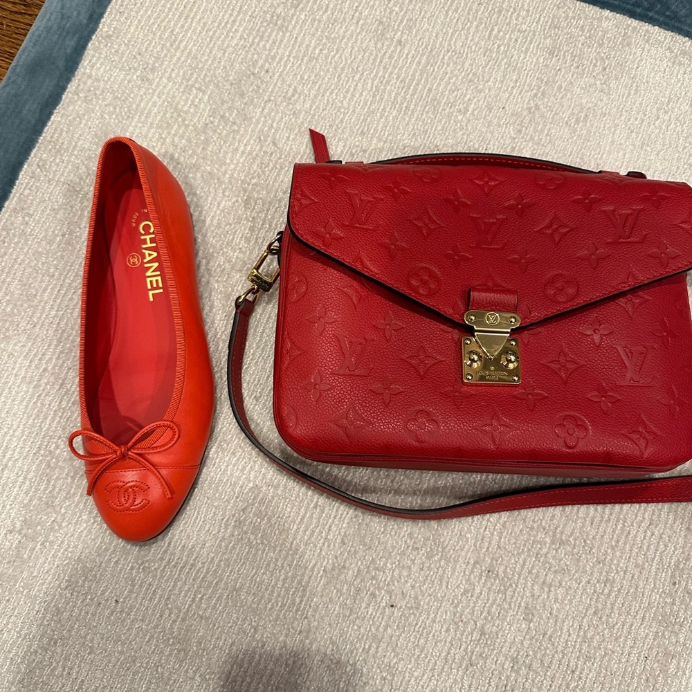 CHANEL Vibrant Red Leather Ballet Flats - Picture 8 of 8